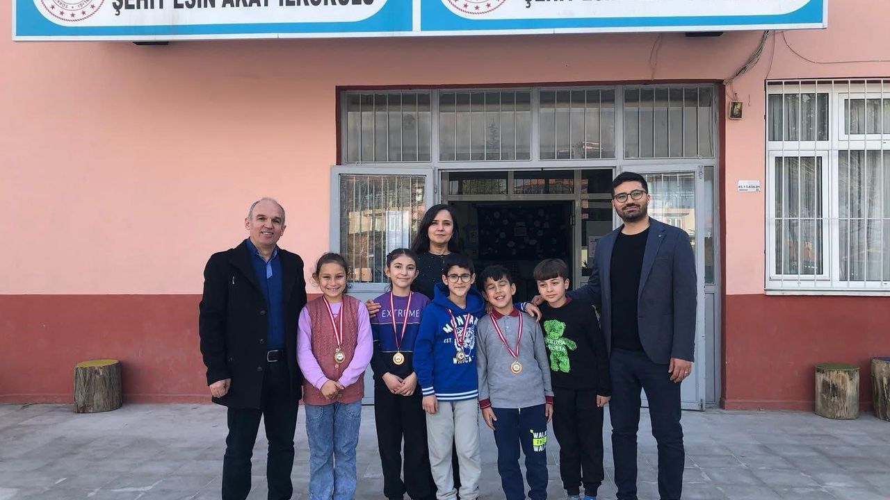 Sarıgöllü minikler zeka oyunlarına damga vurdu!
