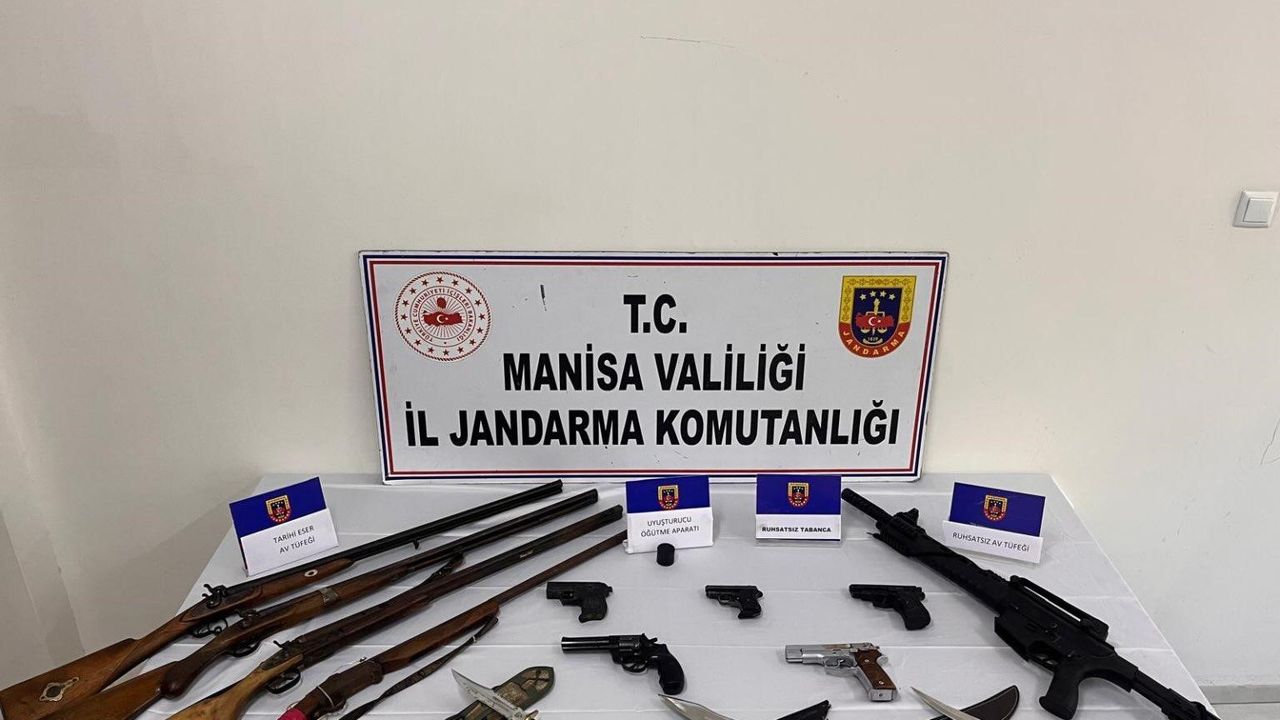 Akhisar’da silah ticareti operasyonu: 5 tabanca ve 5 av tüfeği ele geçirildi!