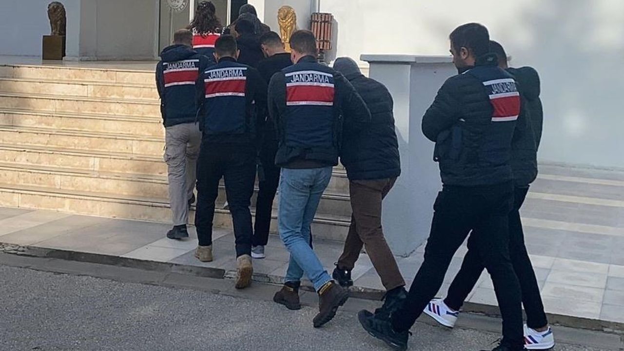 Manisa'da PKK/KCK propagandası yapan 5 kişi gözaltına alındı