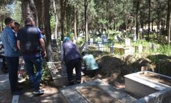 Manisa'da naylon poşete sarıp mezarlığa attılar