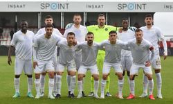Siyah beyazlılar İstanbul'da kazandı... Manisa FK ligde kaldı!
