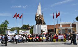 Engelsiz yaşam için adım adım... Manisa’da anlamlı kortej!