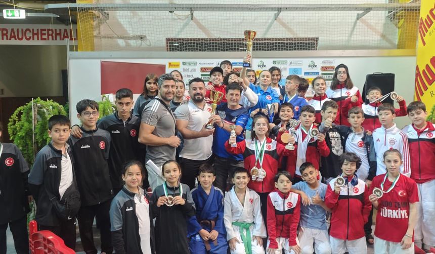 Yunusemreli judoculardan Avusturya'da büyük başarı