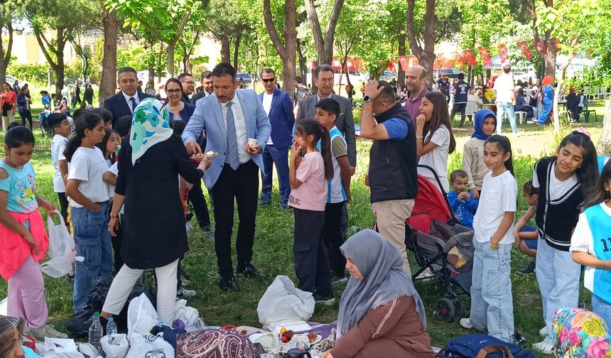 Manisalı öğrenciler çocuk şenliği ve piknikte buluştu