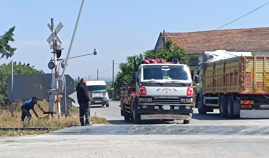 Manisa'da hemzemin geçitteki arıza sürücüleri şaşırttı