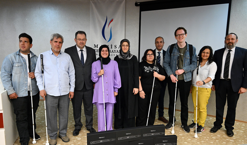 Manisa Celal Bayar Üniversitesi'nden anlamlı hediye